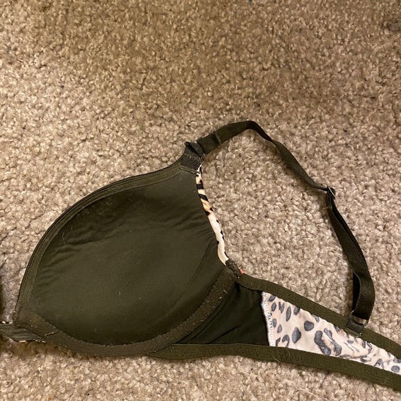 Victoria’s Secret bra ~size 32B - Picture 3 of 3